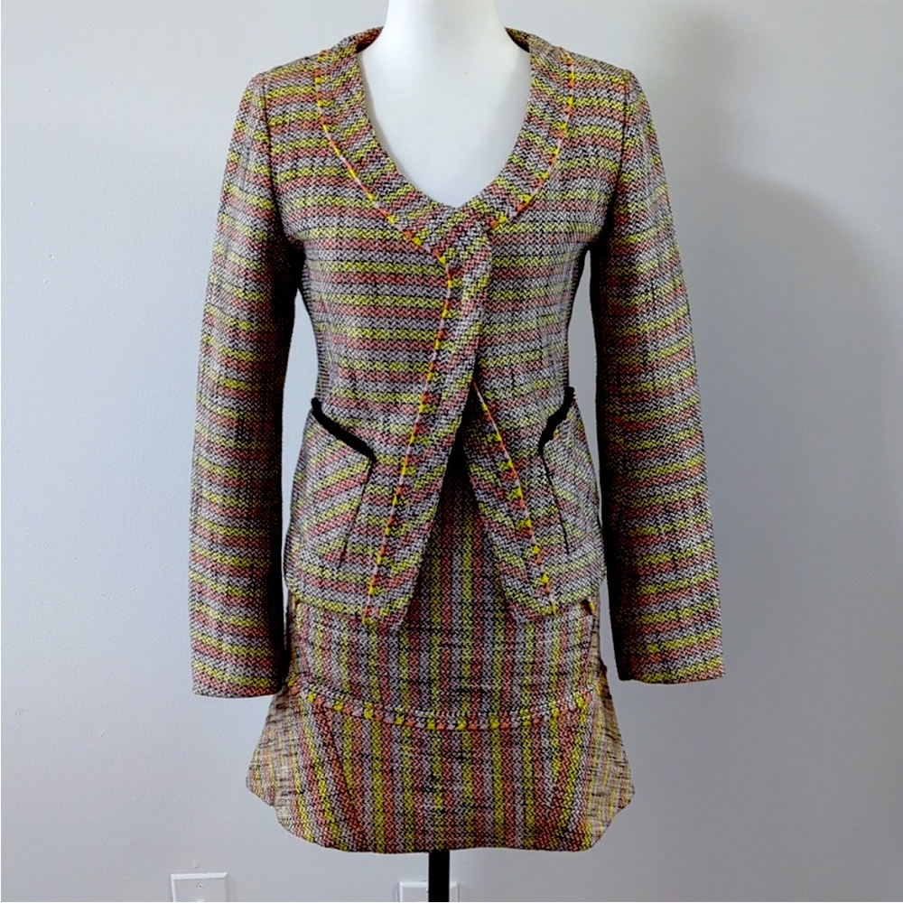 Preowned Maje Suit Set. Blazer and skirt. Size xs
